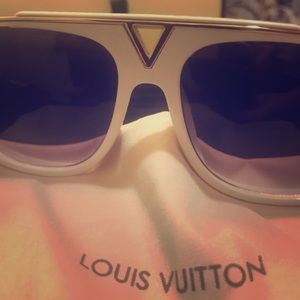 LV MASCOT SUNGLASSES